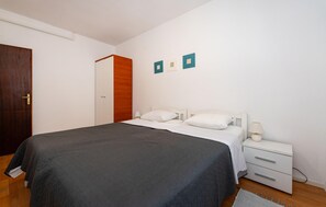 1 habitación, wifi gratis y ropa de cama