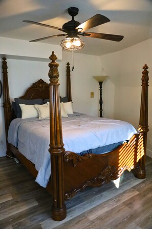 4 bedrooms, iron/ironing board, free WiFi, bed sheets