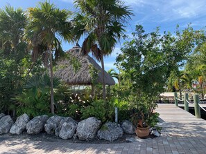 Property grounds - KCB-access Private Cabana Club,Dock on Canal,PET Friendly, Pickle ball courts (Marathon)