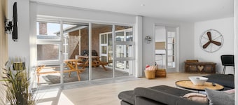 Amazing home in ThyborĂžn with sauna