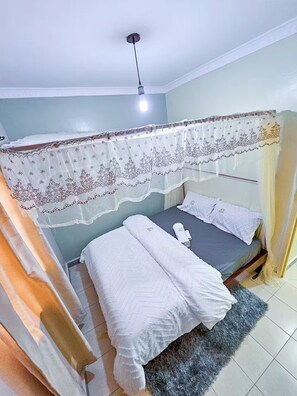 2 bedrooms, desk, WiFi, bed sheets - Sunflower Suite -Olali Suites Migori- (migori)