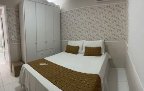 2 chambres, fer et planche à repasser, Wi-Fi, draps fournis