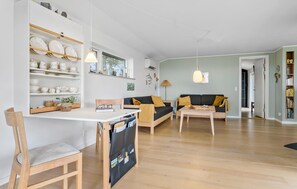 TV, fireplace - Cozy home in Slagelse (Slagelse)