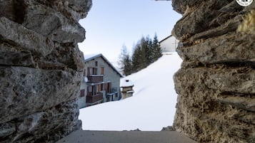 Enceinte de lâhĂ©bergement