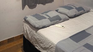經濟雙人或雙床房, 城市景觀 | 免費無線上網、床單