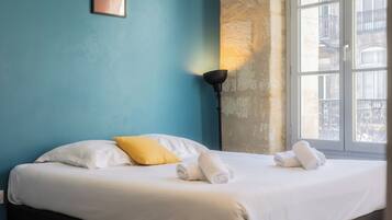 1 chambre, fer et planche à repasser, Wi-Fi, draps fournis