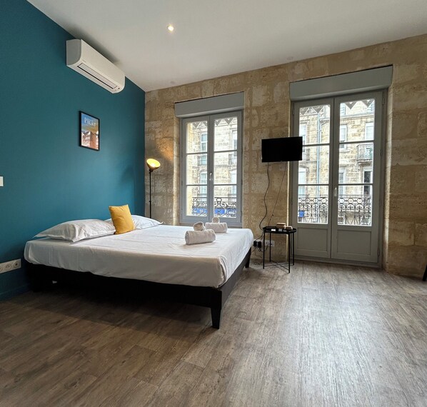 1 chambre, fer et planche à repasser, Wi-Fi, literie fournie