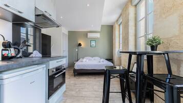 1 chambre, fer et planche à repasser, Wi-Fi, draps fournis