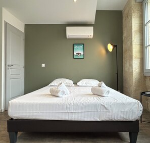 1 bedroom, iron/ironing board, WiFi, bed sheets - Nice bright flat with air conditioning and Bordeaux stone for 2p (Bordeaux)