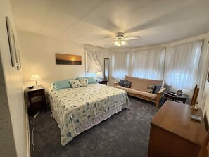 6 室のベッドルーム、旅行用ベビーベッド、WiFi (無料)、ベッドシーツ