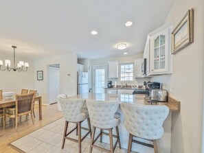 Fridge, microwave, oven, dishwasher - Spacious Townhouse near Cape May Harbor (Cape May)