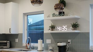 茶具/咖啡用具、冰箱、微波炉、烤箱