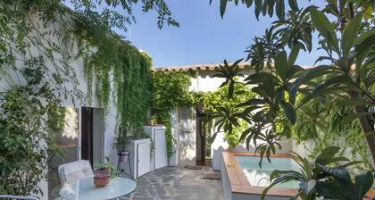 Country House 'La Rana Verde De Arriba' with Mountain Views, Private Terrace & Wi-Fi