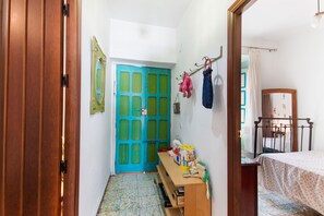 3 habitaciones, tabla de planchar con plancha y wifi gratis