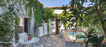 Country House 'La Rana Verde De Abajo' with Mountain View, Private Pool and Wi-Fi