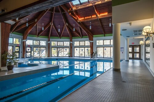 Woods Resort and Spa: Cozy 2-Bedroom Condo in Killington, VT with Ski, Tennis, and Pool Access
