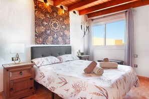 1 slaapkamer, een strijkplank/strijkijzer, gratis wifi, beddengoed