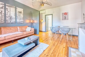 TV - Cosy Apartment in Eymet - Air Conditioned for 4 people - Trois Cles (Eymet)