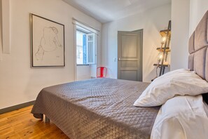 2 chambres, fer et planche à repasser, Wi-Fi gratuit, draps fournis