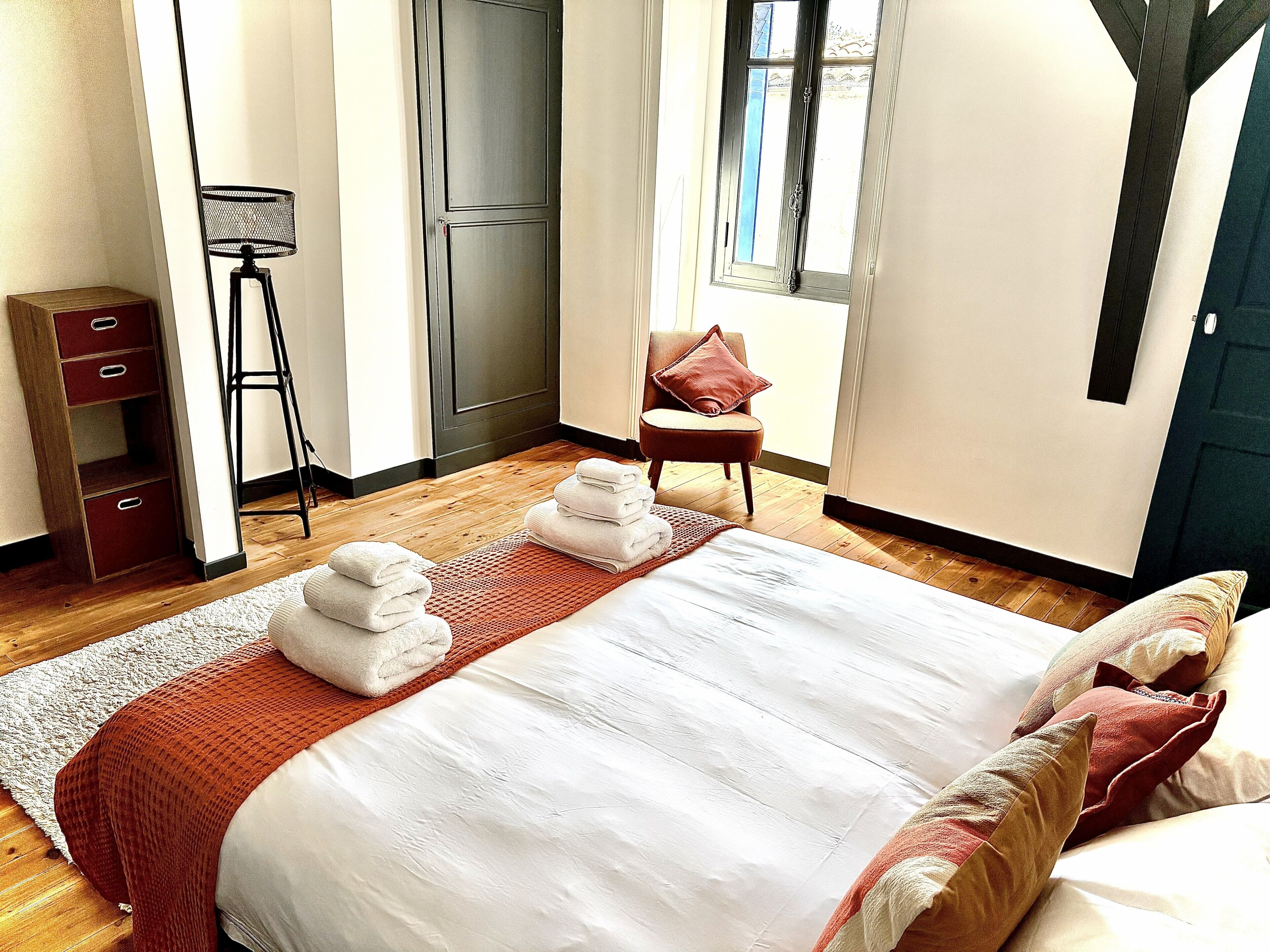 2 bedrooms, iron/ironing board, free WiFi, bed sheets