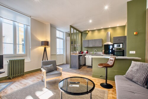 Cosy Apartment in Eymet – Air-Conditioned, for 2 People, Steps from Restaurants and the Village