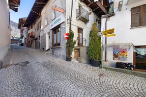 Esterni