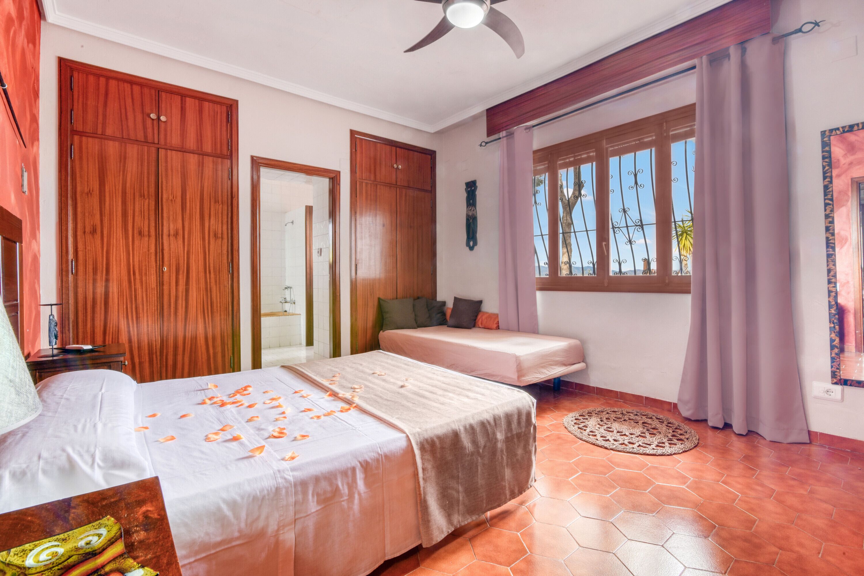 3 soverom, strykejern/-brett, wi-fi (inkludert) og sengetøy