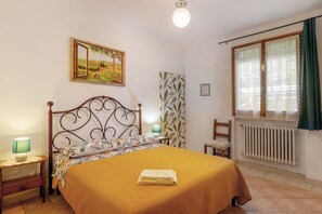 2 bedrooms, free WiFi, bed sheets, wheelchair access