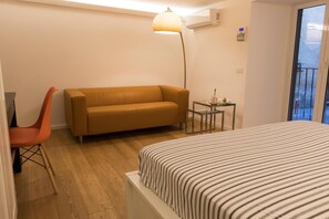 1 habitación, tabla de planchar con plancha, wifi gratis y ropa de cama 
