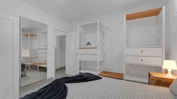 1 habitación, tabla de planchar con plancha, wifi gratis y ropa de cama