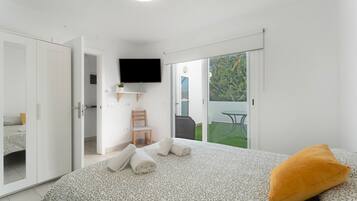 1 slaapkamer, een strijkplank/strijkijzer, gratis wifi, beddengoed