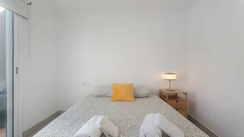 1 chambre, fer et planche Ă  repasser, Wi-Fi gratuit, draps fournis