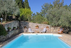 Pool - Holiday Home 'Chianti Loft' with Mountain View, Wi-Fi and Air Conditioning (Greve in Chianti)