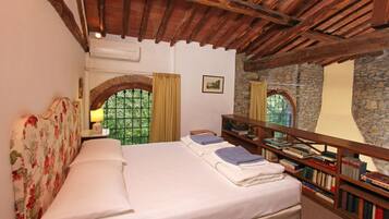 2 Schlafzimmer, BĂŒgeleisen/BĂŒgelbrett, kostenloses WLAN, BettwĂ€sche