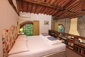 2 bedrooms, iron/ironing board, free WiFi, bed sheets - Holiday Home 'Chianti Loft' with Mountain View, Wi-Fi and Air Conditioning (Greve in Chianti)