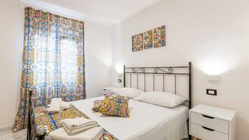 2 makuuhuonetta, silitysrauta/-lauta, ilmainen Wi-Fi, vuodevaatteet