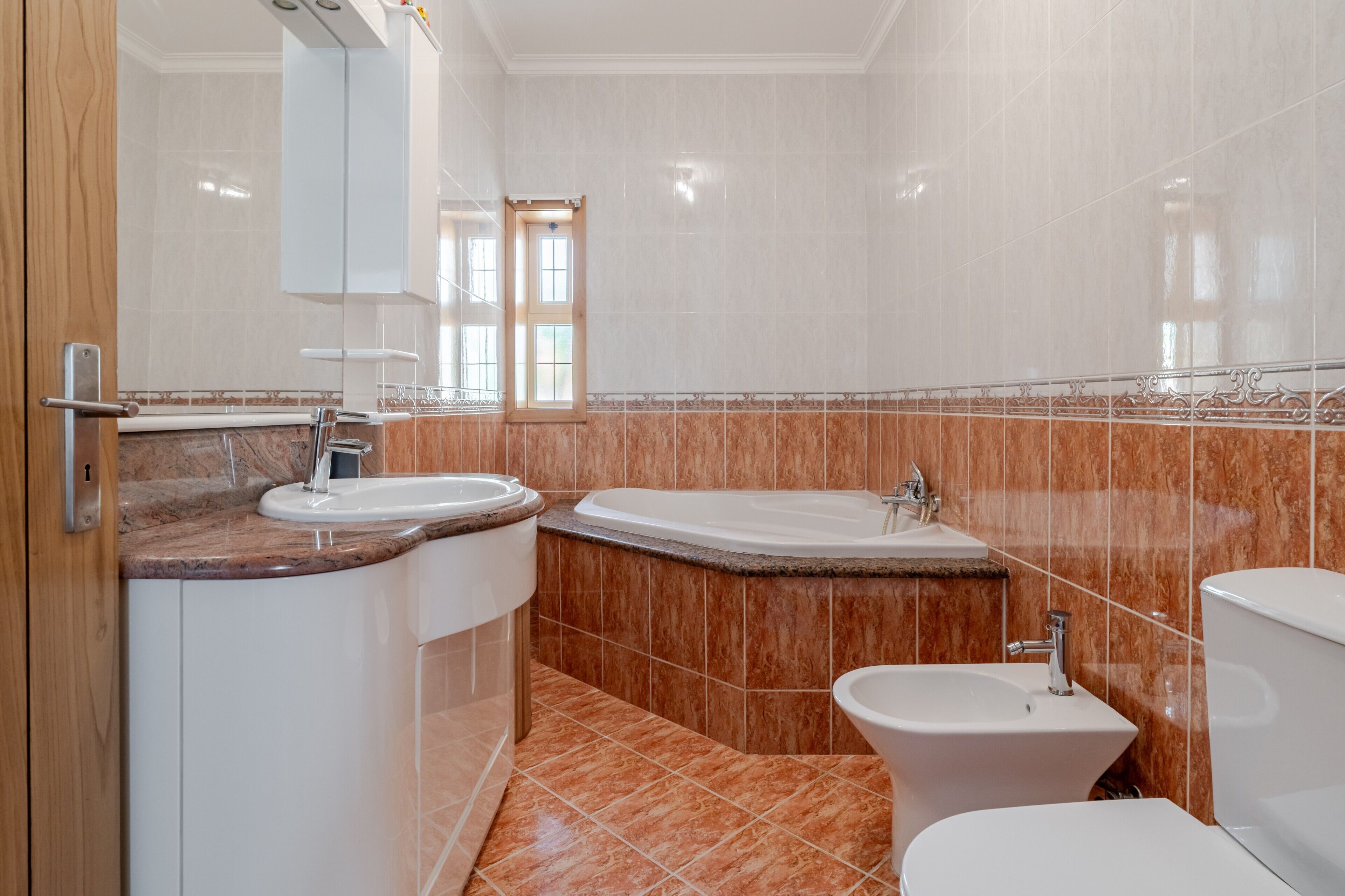 Bruser, hårtørrer, håndklæder