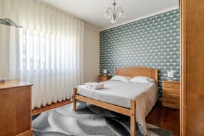 4 habitaciones, tabla de planchar con plancha y wifi gratis 