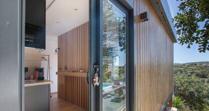 Apartment 'Tiny House' with Mountain View, Wi-Fi and Air Conditioning