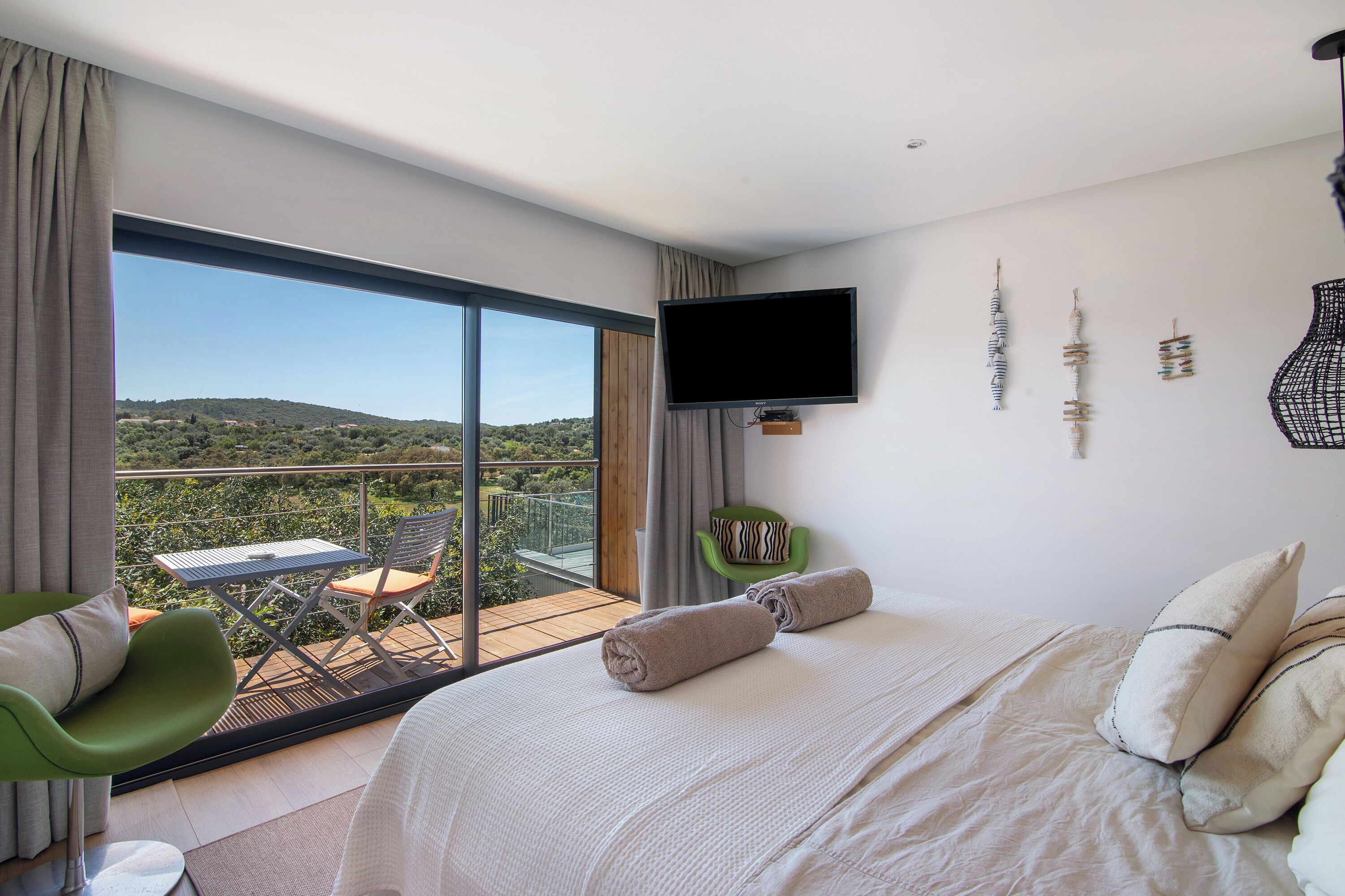 1 dormitorio, tabla de planchar con plancha, wifi gratis y ropa de cama