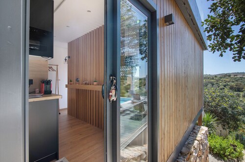 Apartment 'Tiny House' with Mountain View, Wi-Fi and Air Conditioning