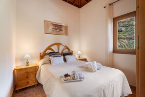 2 bedrooms, iron/ironing board, free WiFi, bed sheets - Holiday Home 'Zaida' with Mountain View, Private Terrace and Wi-Fi (San Sebastián de la Gomera)