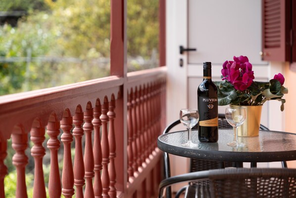 Outdoor dining - Holiday Home 'Zaida' with Mountain View, Private Terrace and Wi-Fi (San Sebastián de la Gomera)