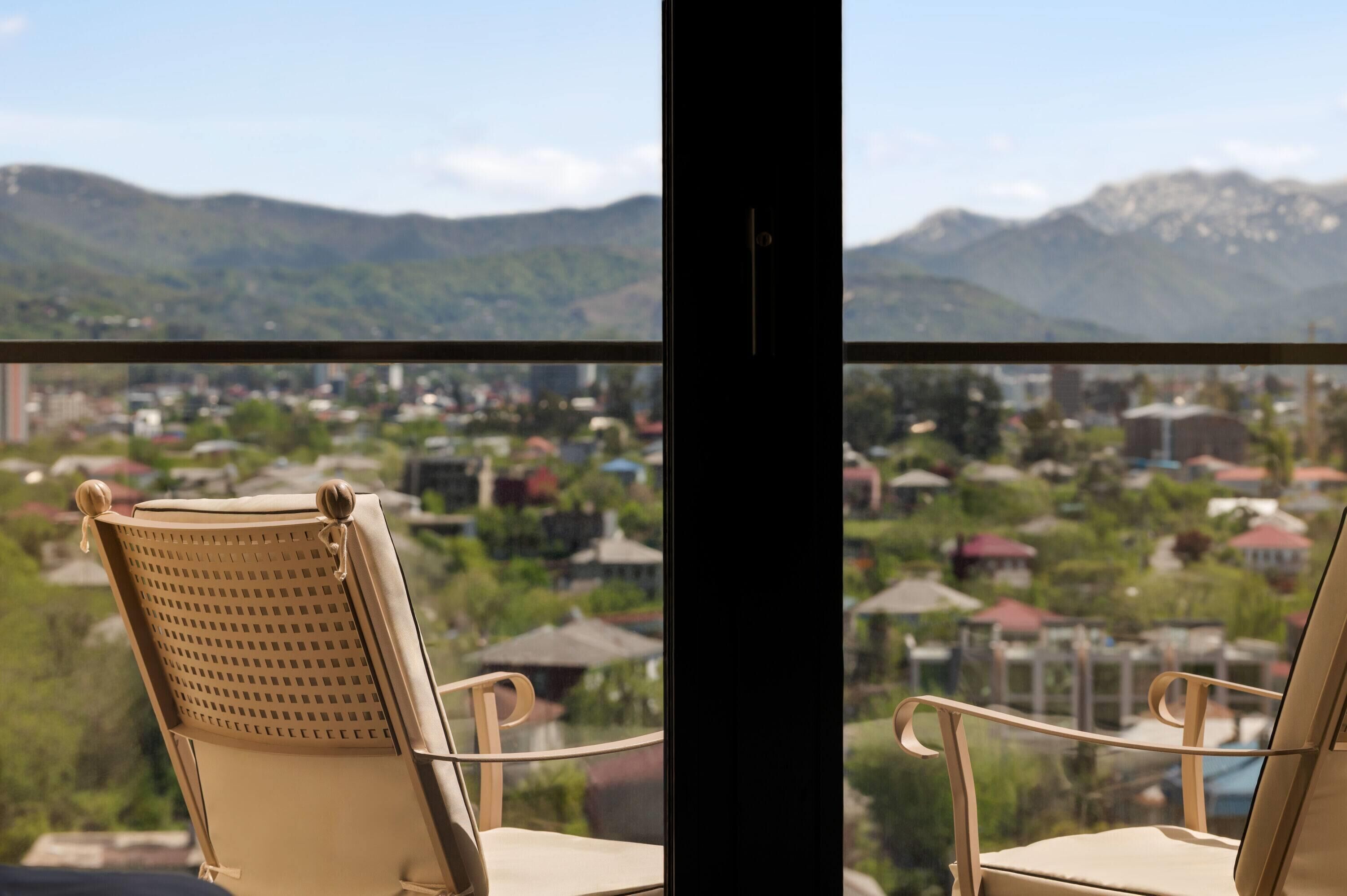 Egyptian cotton sheets, premium bedding, in-room safe, desk