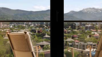 1 bedroom, Egyptian cotton sheets, premium bedding, in-room safe