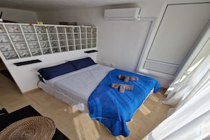 1 habitación, tabla de planchar con plancha y wifi 