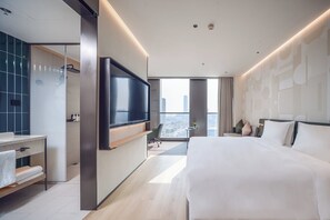 Minibar, desk, soundproofing, free cots/infant beds - EVEN Hotel Shanghai Jinqiao by IHG (Shanghai)