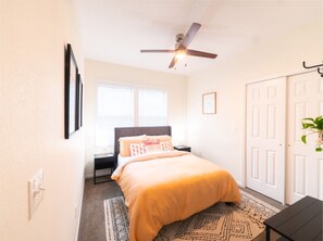 3 bedrooms, desk, iron/ironing board, travel cot