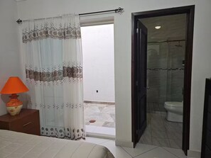 1 chambre, fer et planche à repasser, Wi-Fi, draps fournis