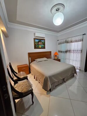 1 soverom, strykejern/-brett, wi-fi og sengetøy